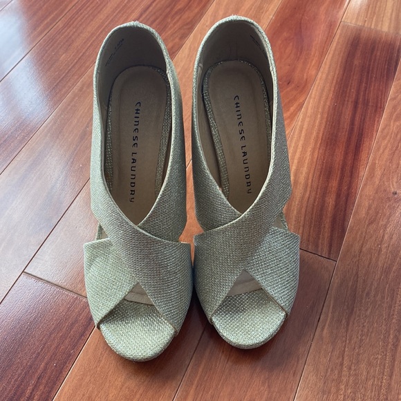 Chinese Laundry Heels - Picture 3 of 13